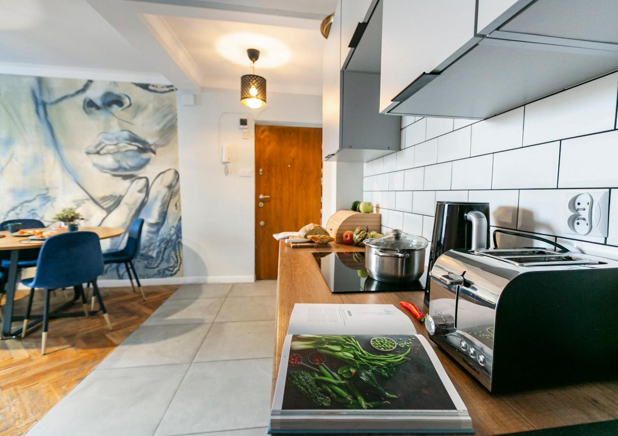 Nowogrodzka 78 - Apartament Dla 4 Osob - 200M Od Szpitala Klinicznego Na Lindleya - 1Km Do Dworca Centralnego - Wifi - Smart Tv 45 Cali Varsóvia Exterior foto